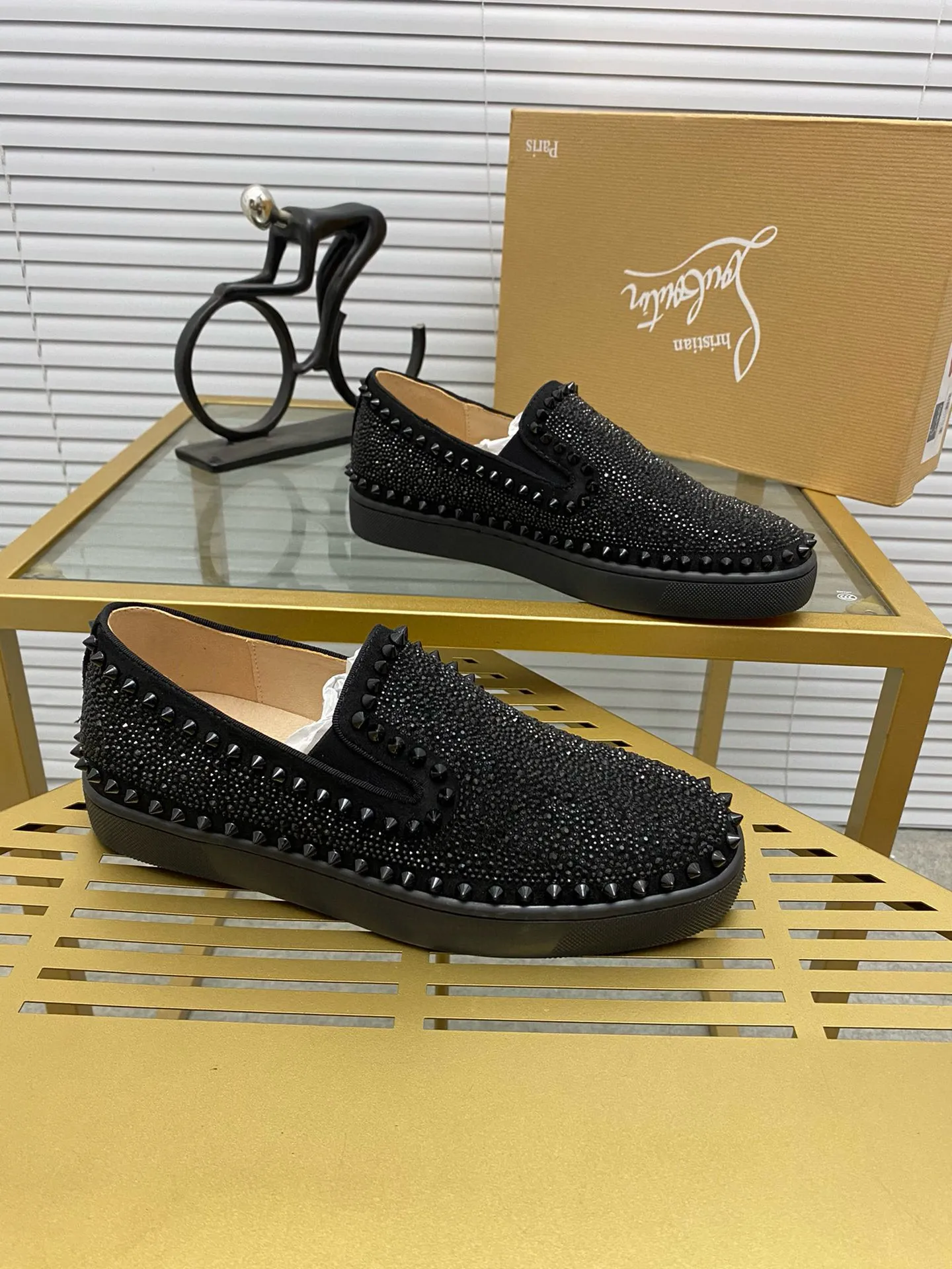 Men's shoes 💰: 480💰christian louboutin (CL red sole shoes) counter nail series, high-top casual sneakers for couples 📢 📢 📢 Exclusive hot style release🎈🎈💪movable latex feet👻finished outsole line [proud]😝Female 35-40#Male 38#-46, global supply😝 [Top version]: Original imported cowhide upper, top original leather lining, original molded TPU outsole, original 1:1 detail processing, original shoe last.